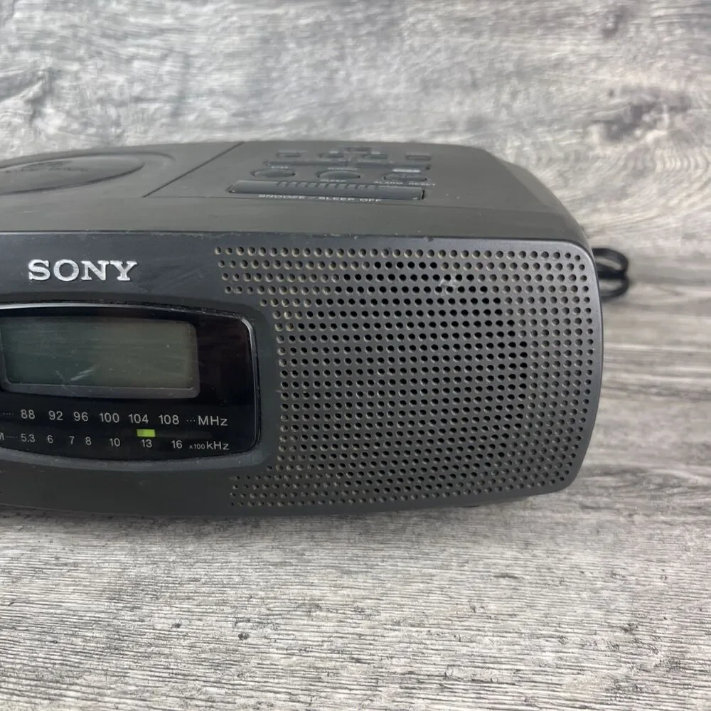 Vintage Sony ICF-CD820 Stereo Alarm Clock AM/FM CD Player Works Tested *Read